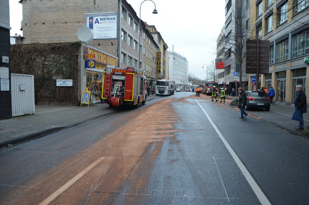 Stadtbus fing Feuer Koeln Muelheim Frankfurterstr Wiener Platz P320.JPG